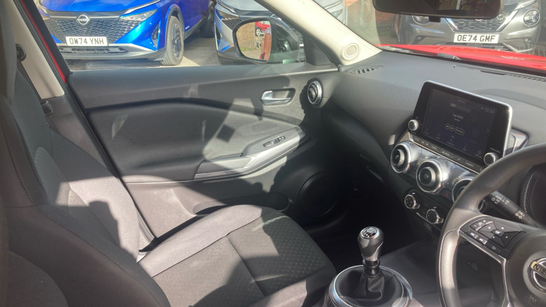 Nissan Juke 1.0 DiG-T 114 Acenta 5dr Petrol Hatchback